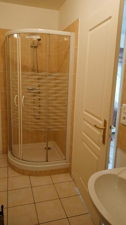 Chambre D'Elisabeth A La Ferme Montépilloy Εξωτερικό φωτογραφία