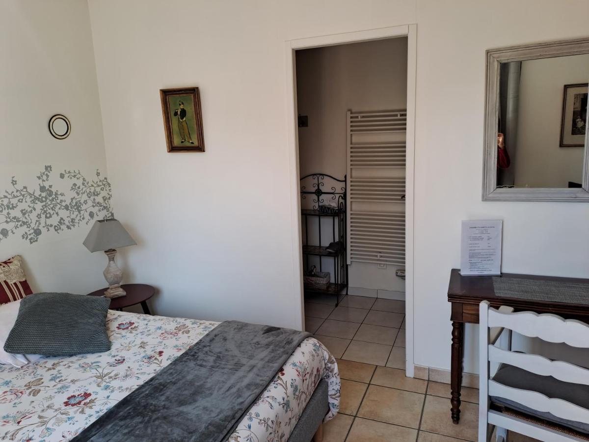 Chambre D'Elisabeth A La Ferme Montépilloy Εξωτερικό φωτογραφία