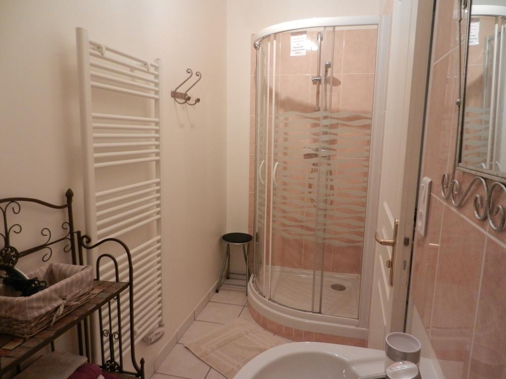 Chambre D'Elisabeth A La Ferme Montépilloy Δωμάτιο φωτογραφία